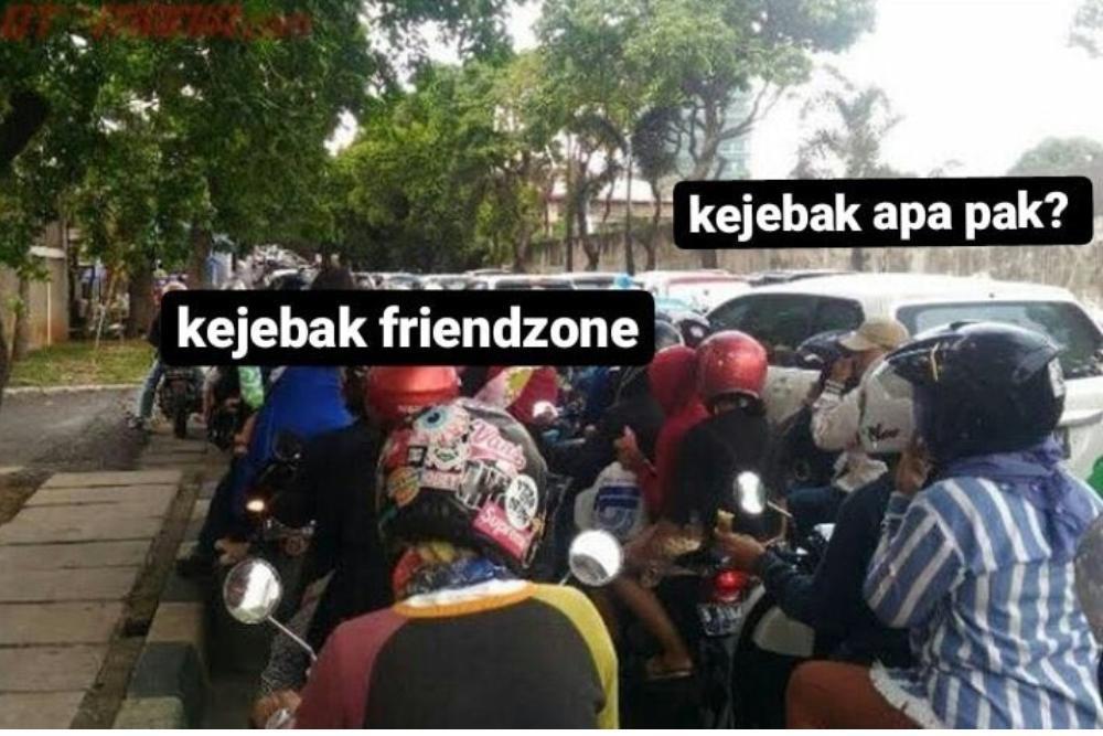 12 Meme Kocak tentang Cinta Bertepuk Sebelah Tangan, Miris Tapi Lucu!