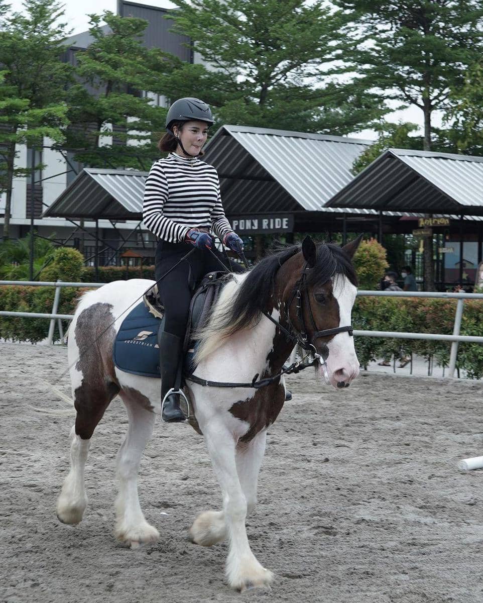 instagram.com/astridtiar127