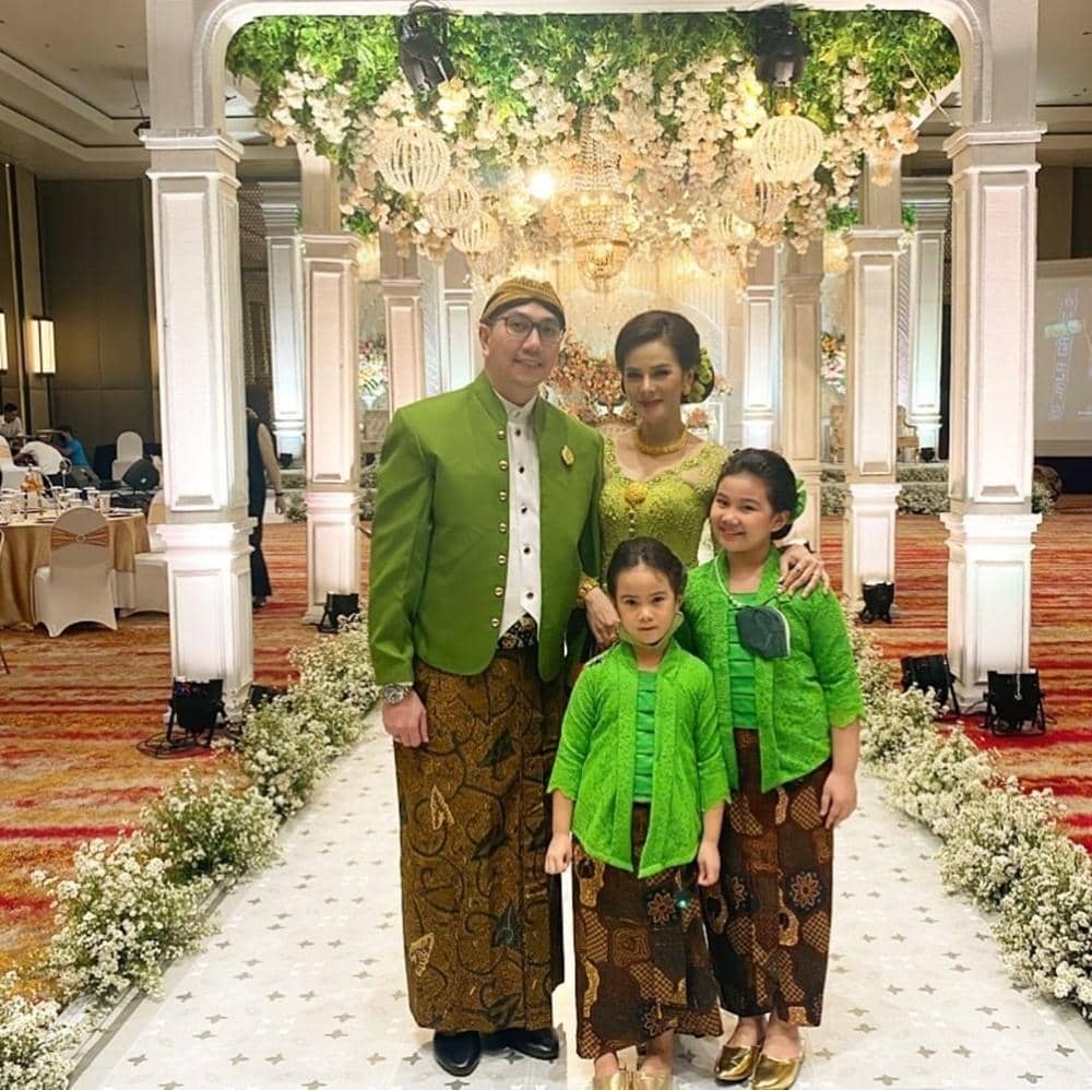 instagram.com/astridtiar127