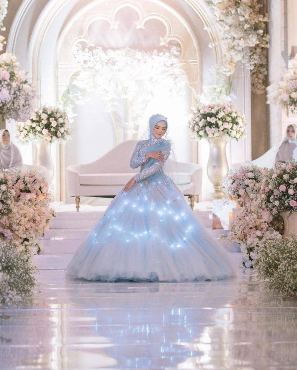 instagram.com/riaricis1795