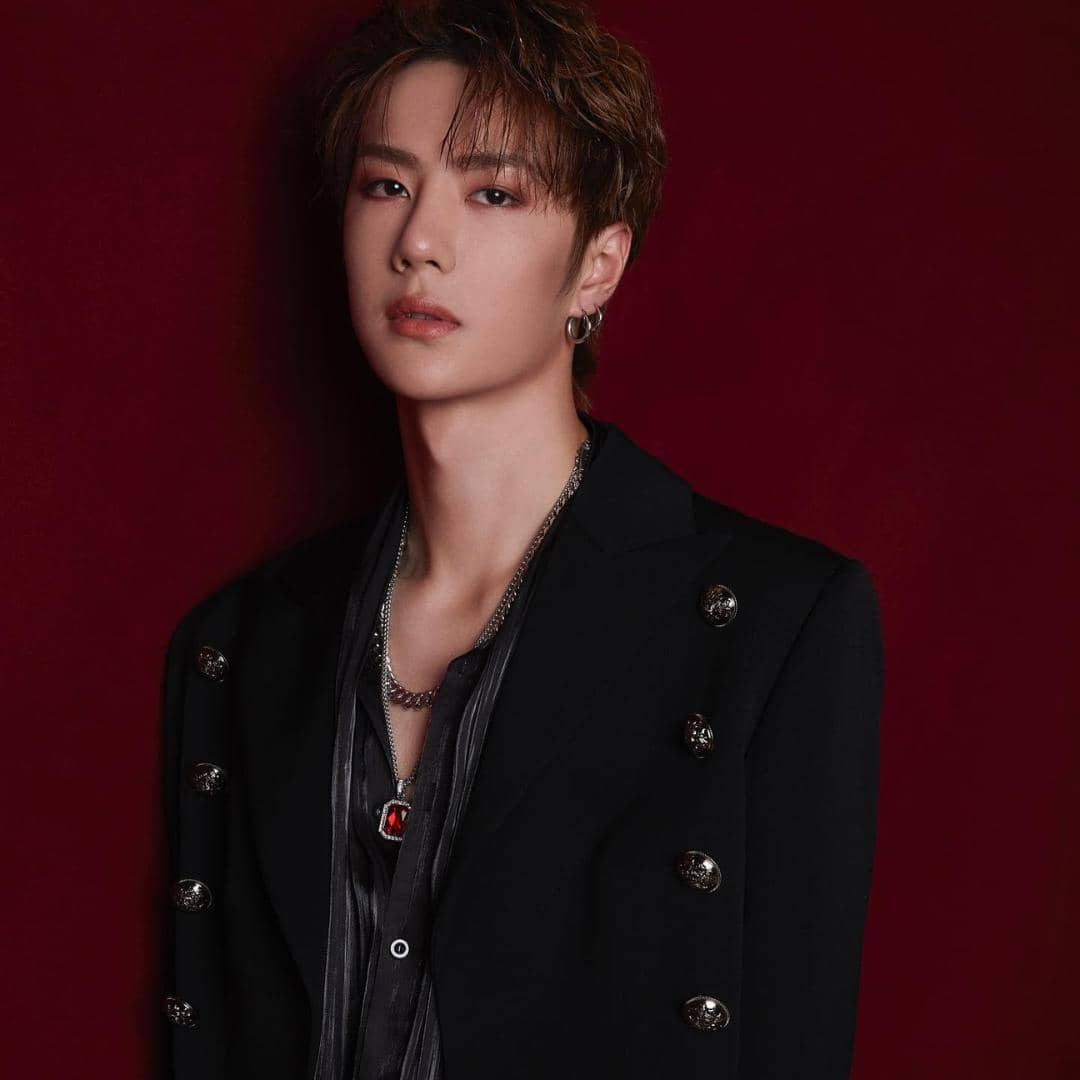 instagram.com/yibo.w_85