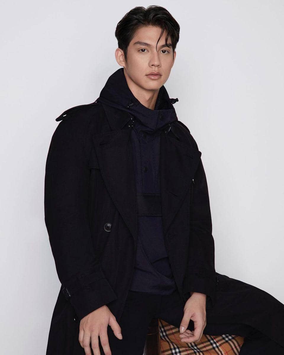 instagram.com/burberry