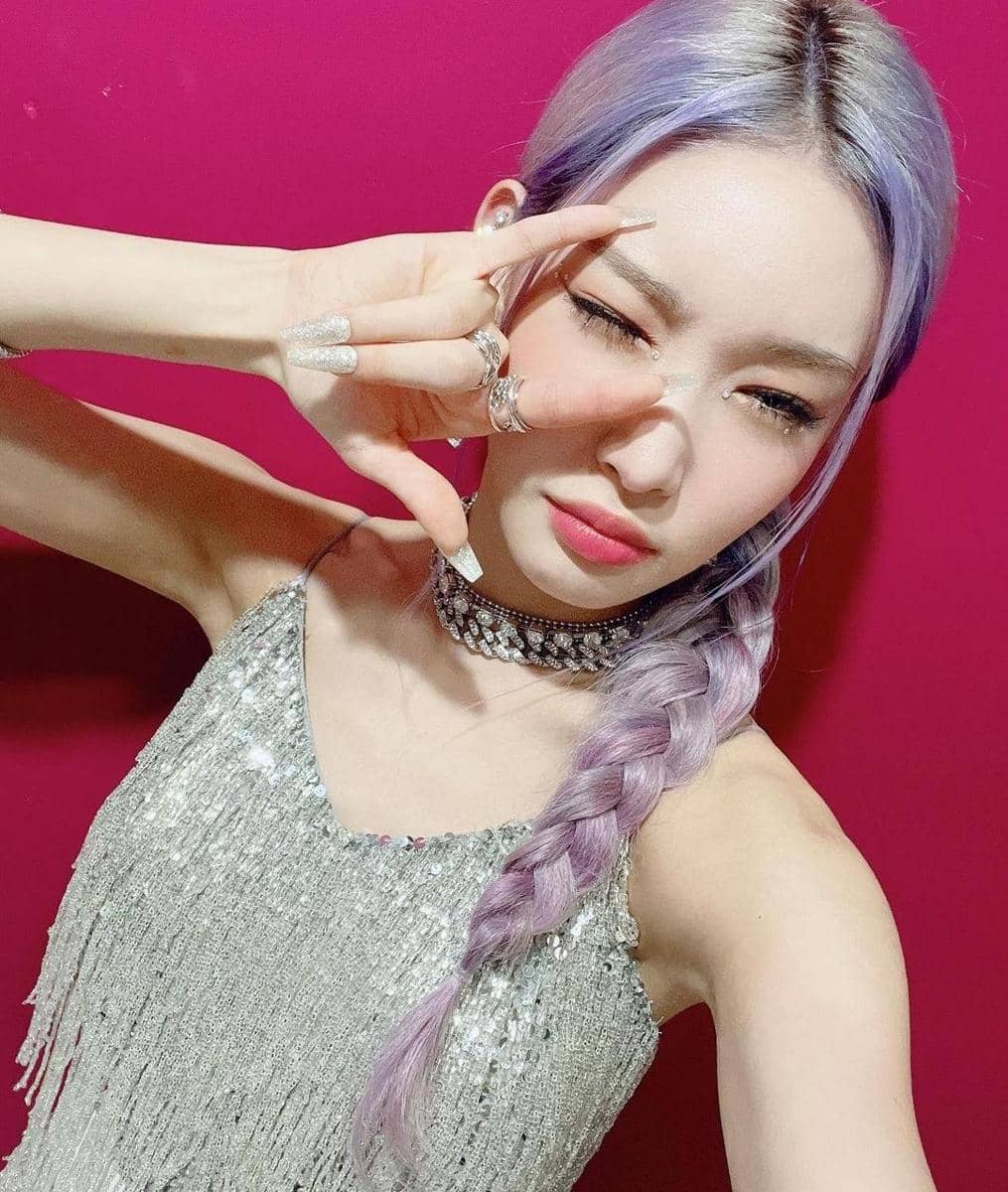 Instagram.com/chungha_official
