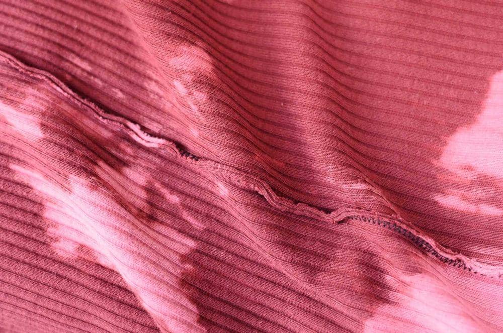 ilustrasi noda pakaian luntur