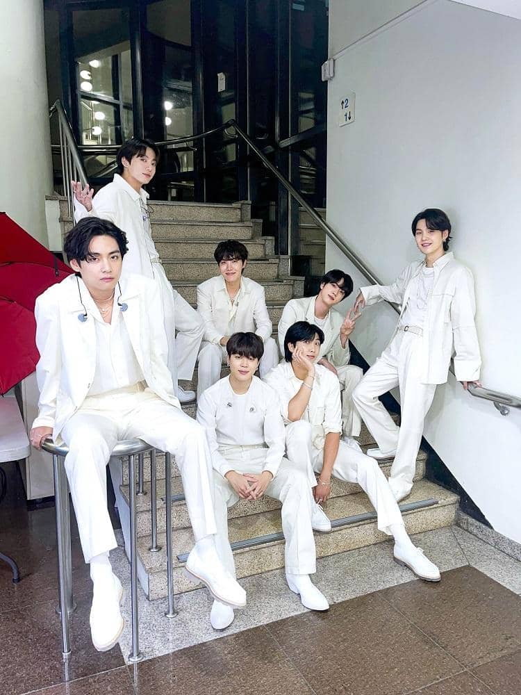 twitter.com/bts_bighit