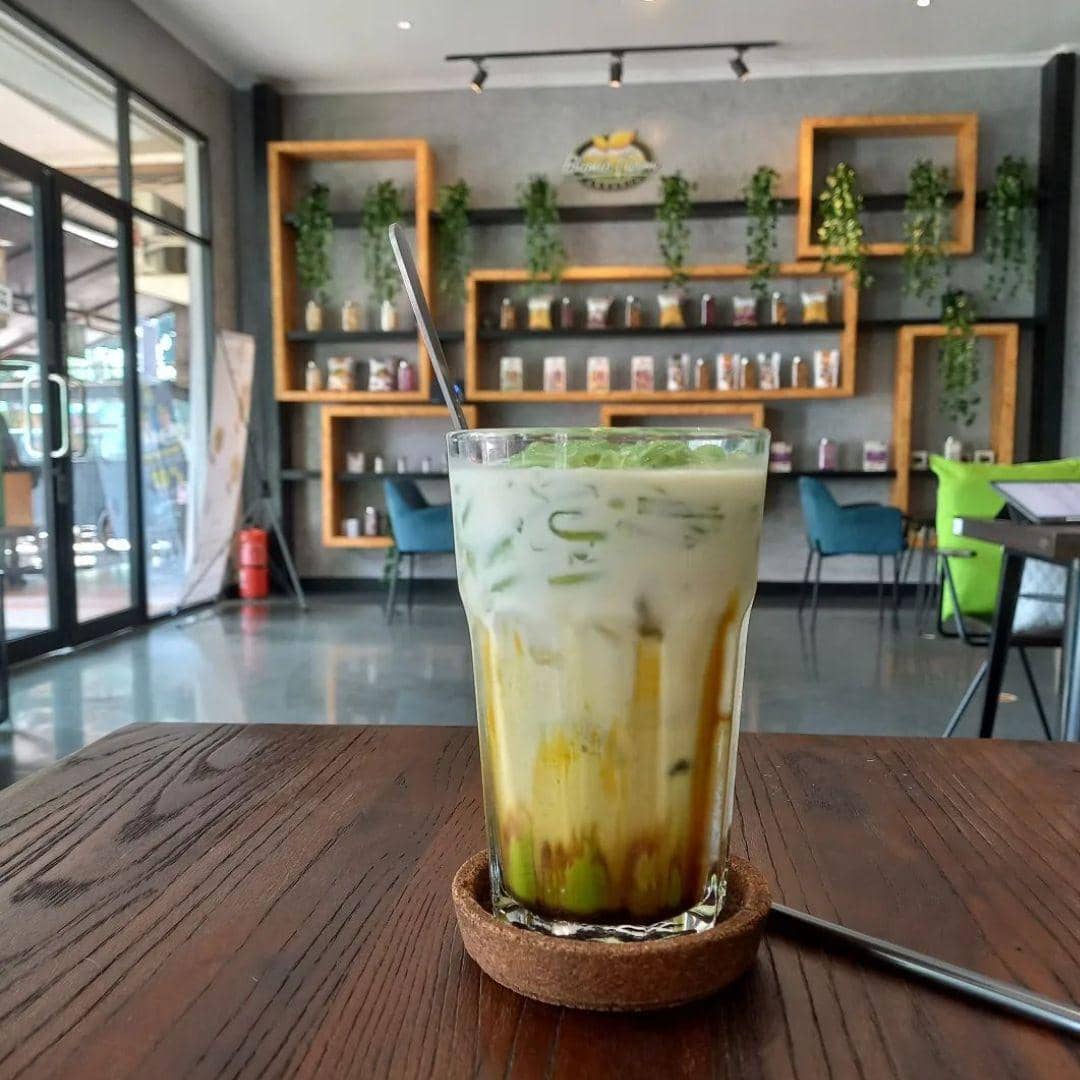 instagram.com/regina_adikarta