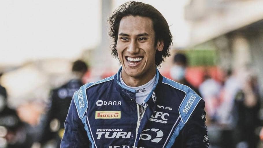 Instagram.com/gelaelized