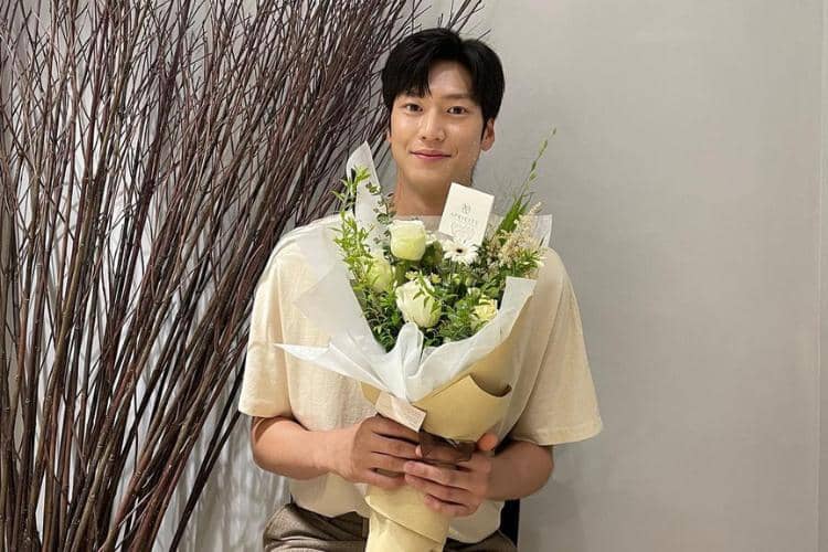 instagram.com/10042n00