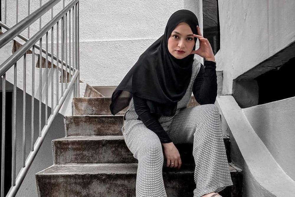 instagram.com/nathalieholscher