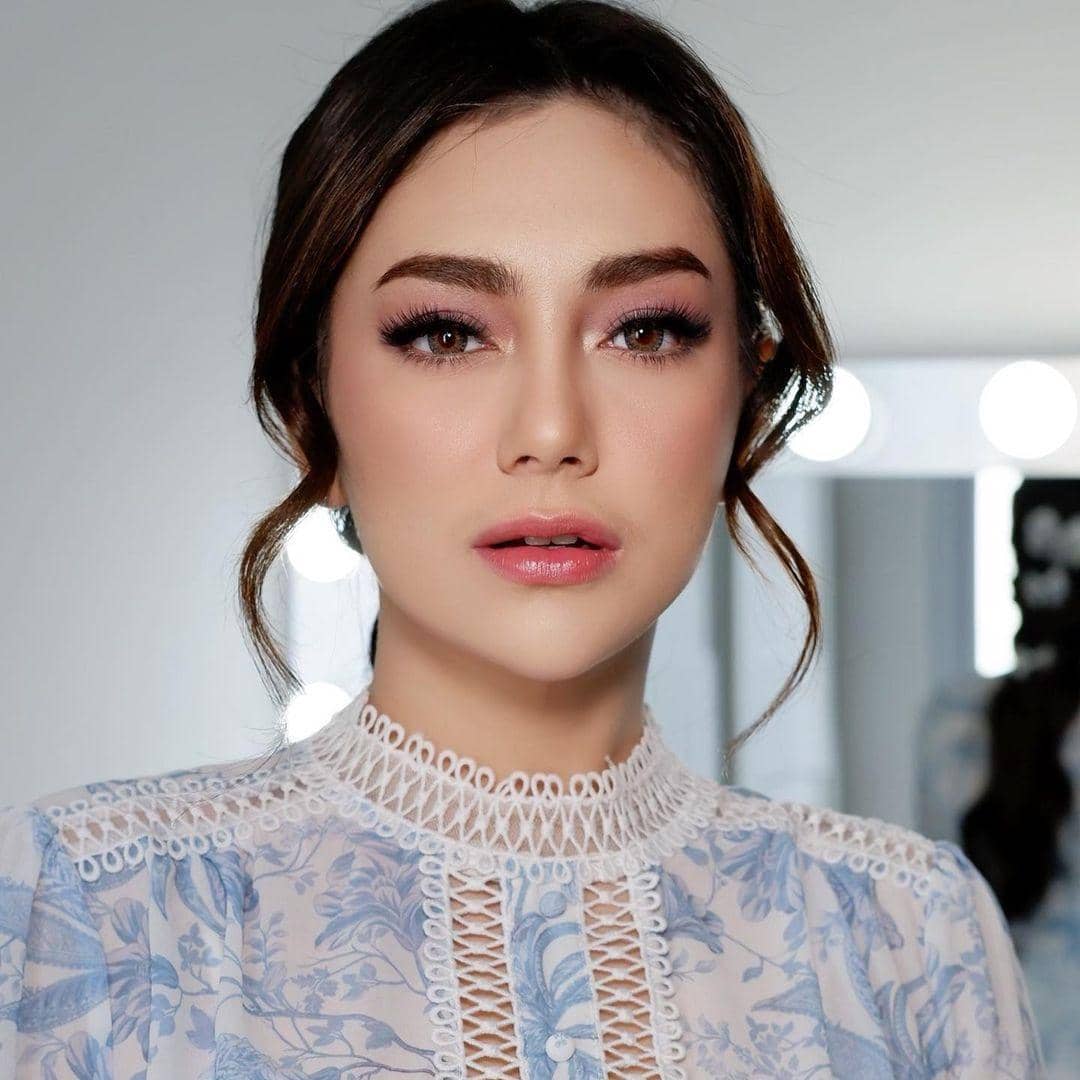 instagram.com/celine_evangelista