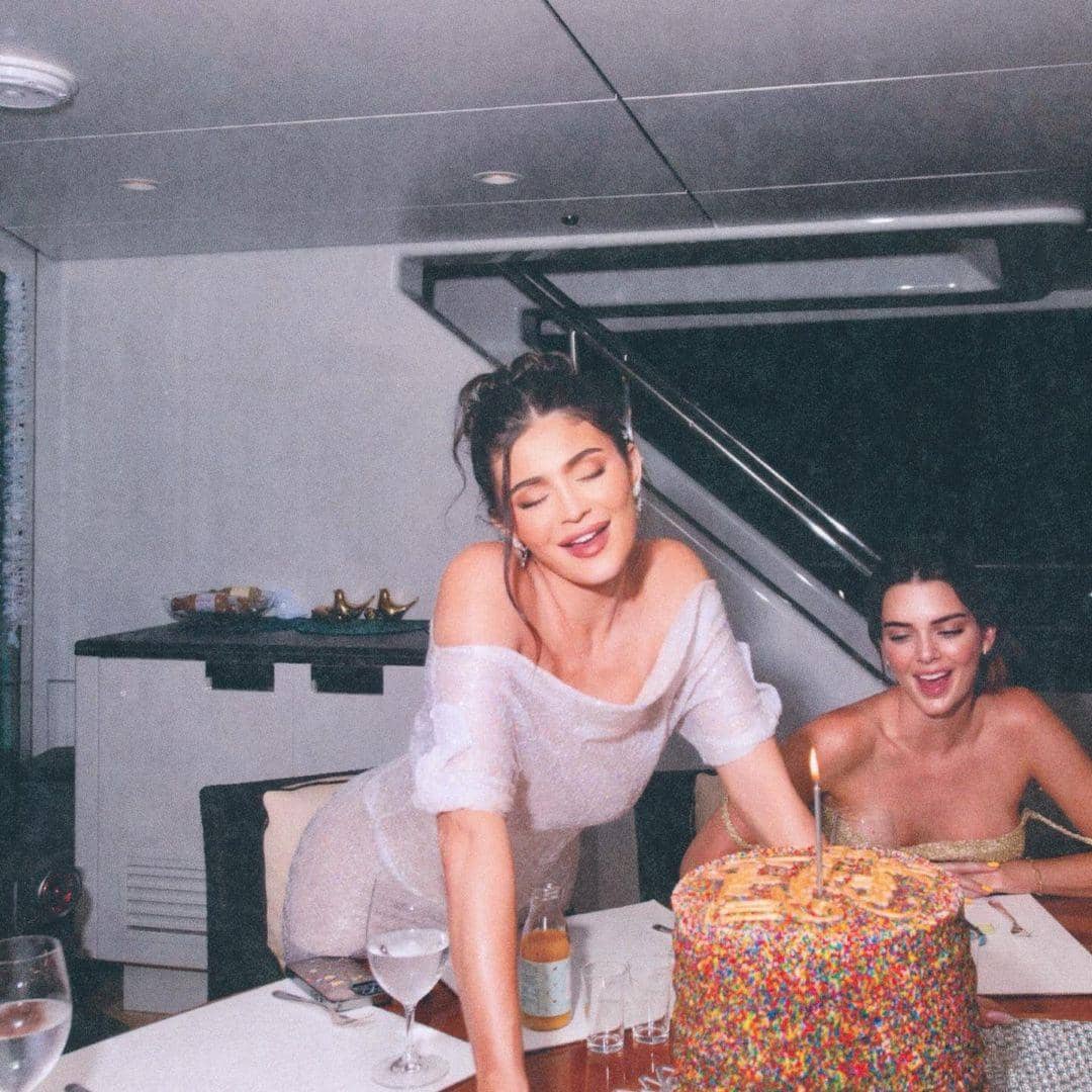 instagram.com/kyliejenner