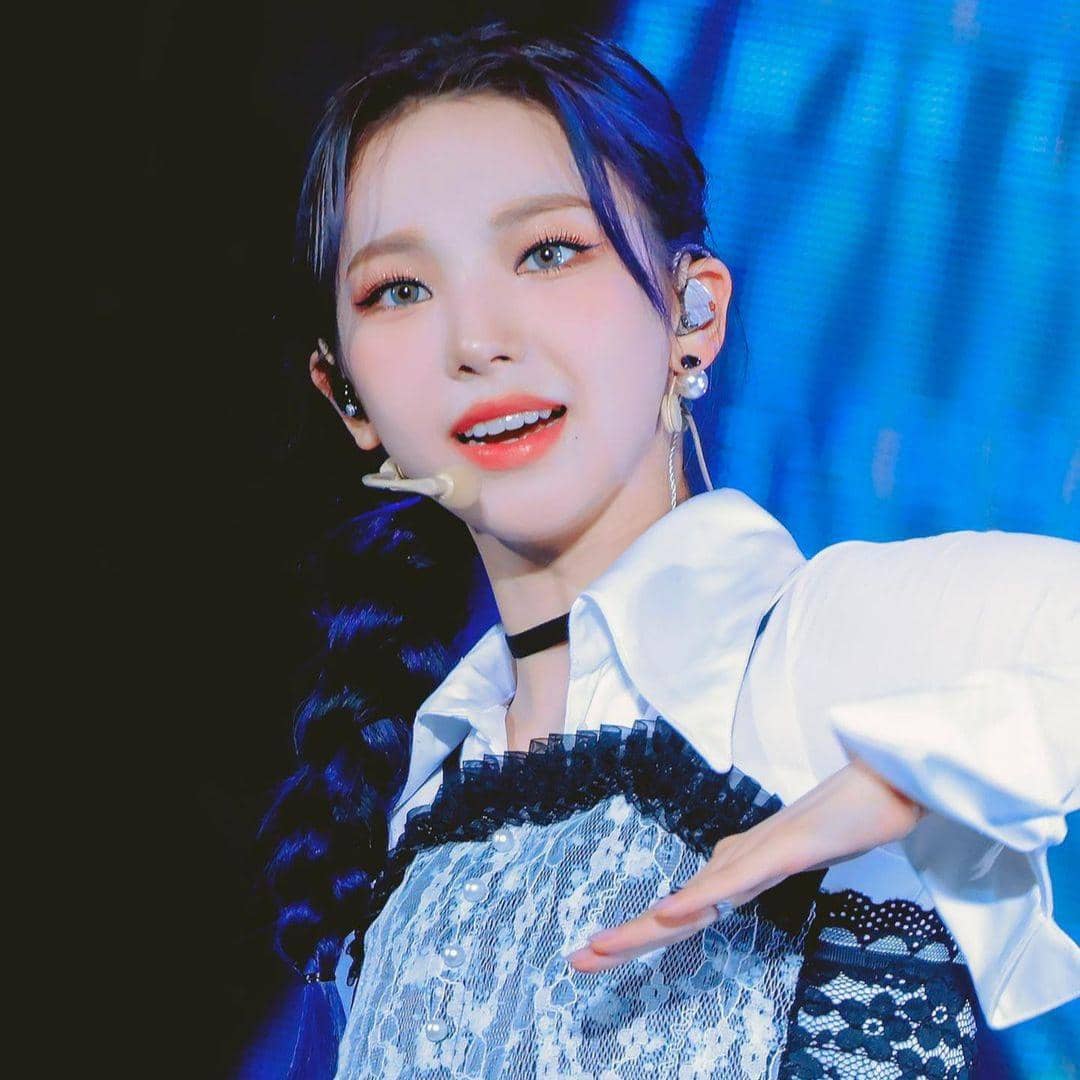 instagram.com/karina_of_aespa