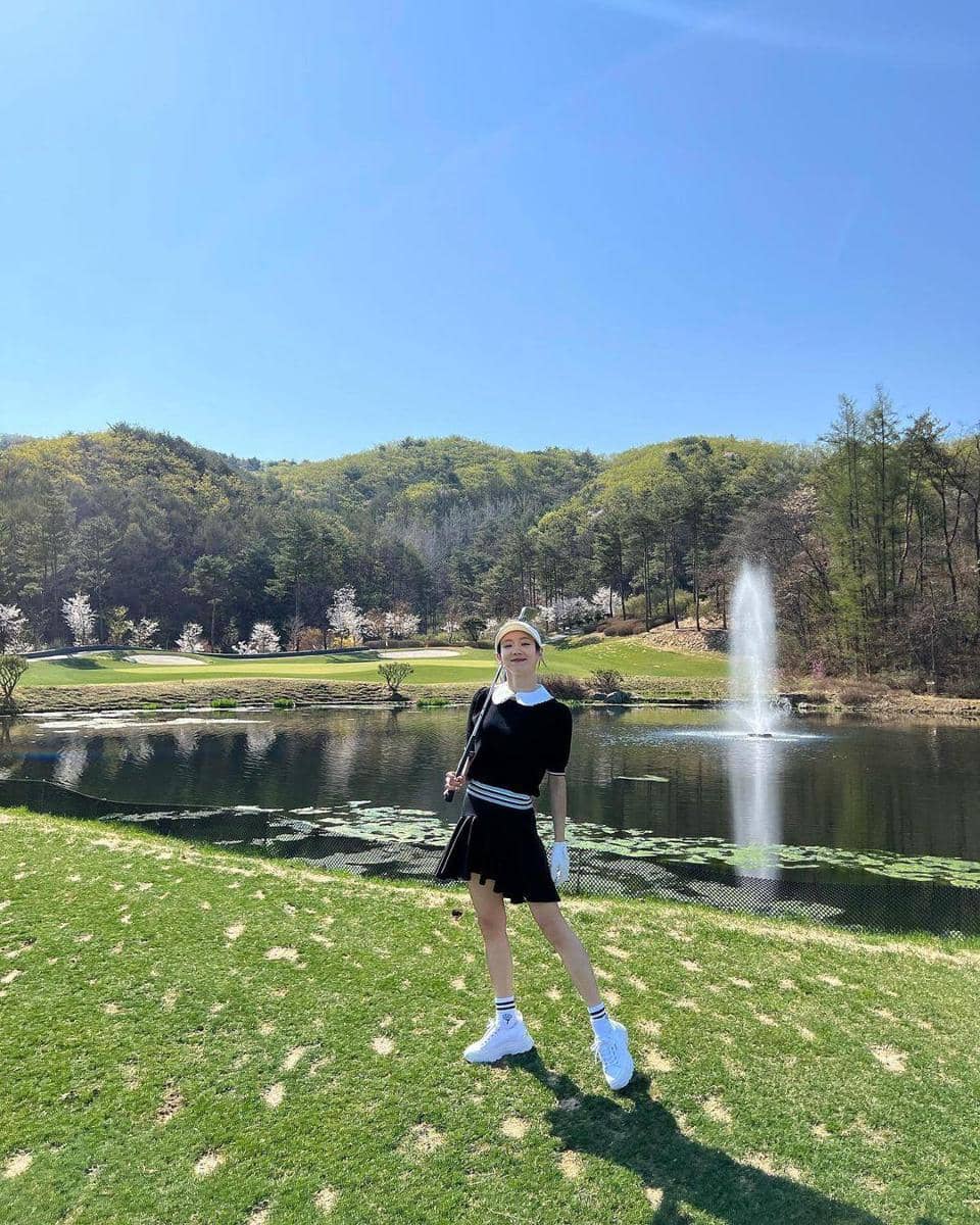 instagram.com/hyoyeon_x_x