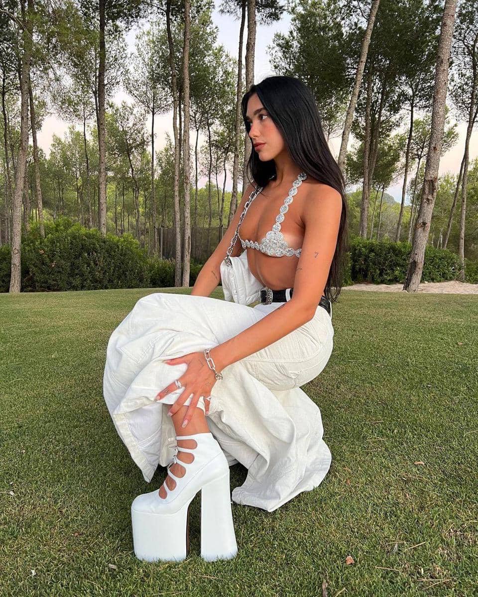 instagram.com/dualipa