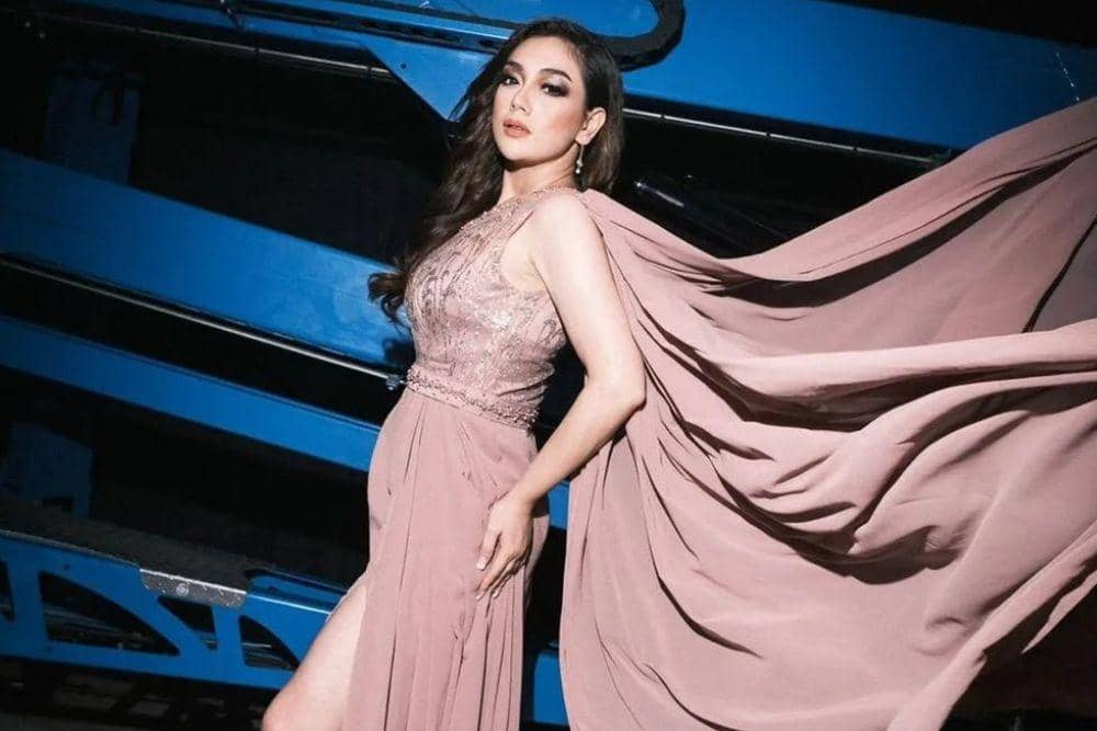 instagram.com/celine_evangelista