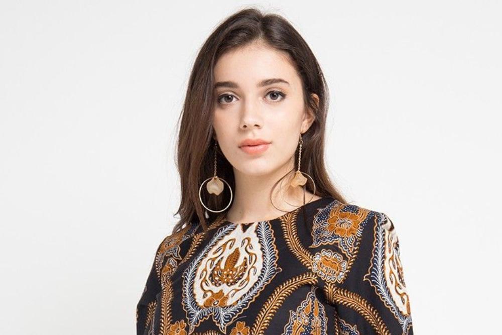 13 Model Baju Batik untuk Orang Gemuk agar Terlihat Kurus