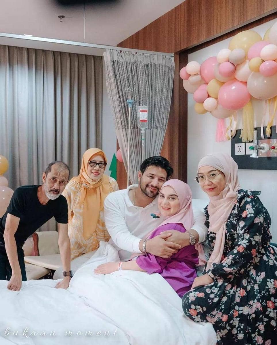 Instagram.com/aishlovestory_aish, Bukaan Moment