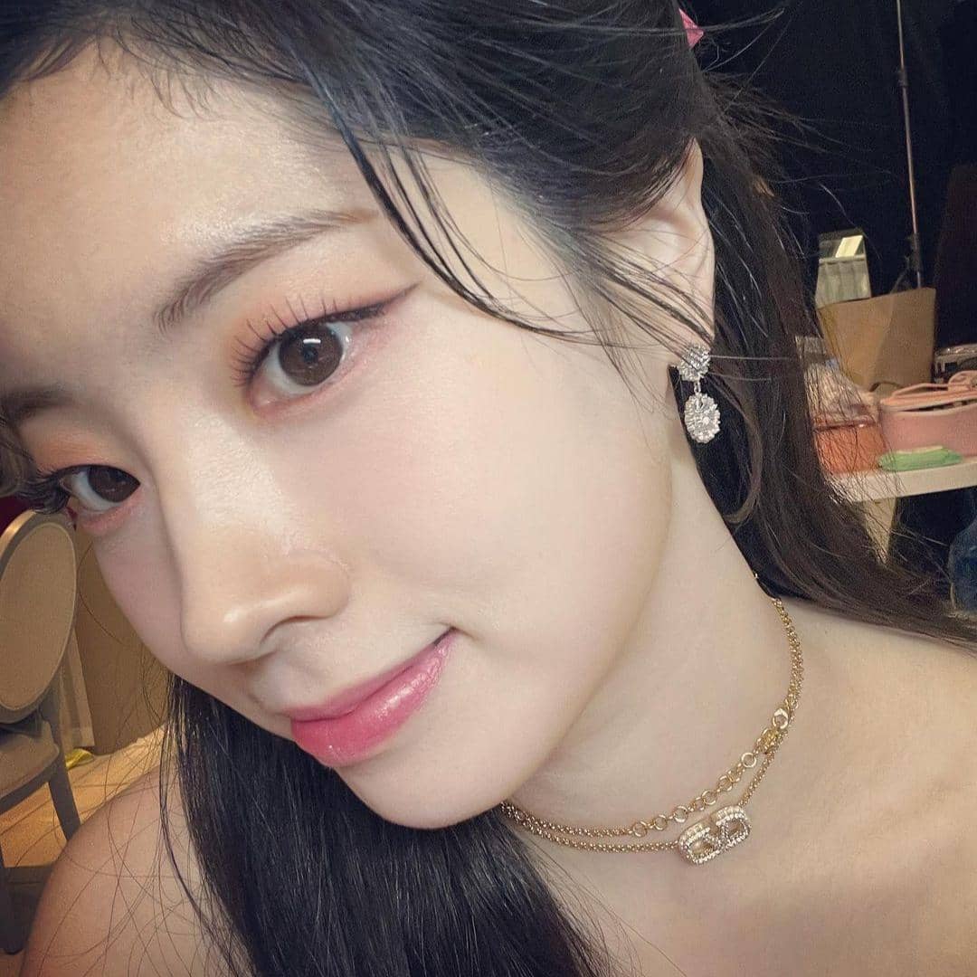 instagram.com/dahhyunnee
