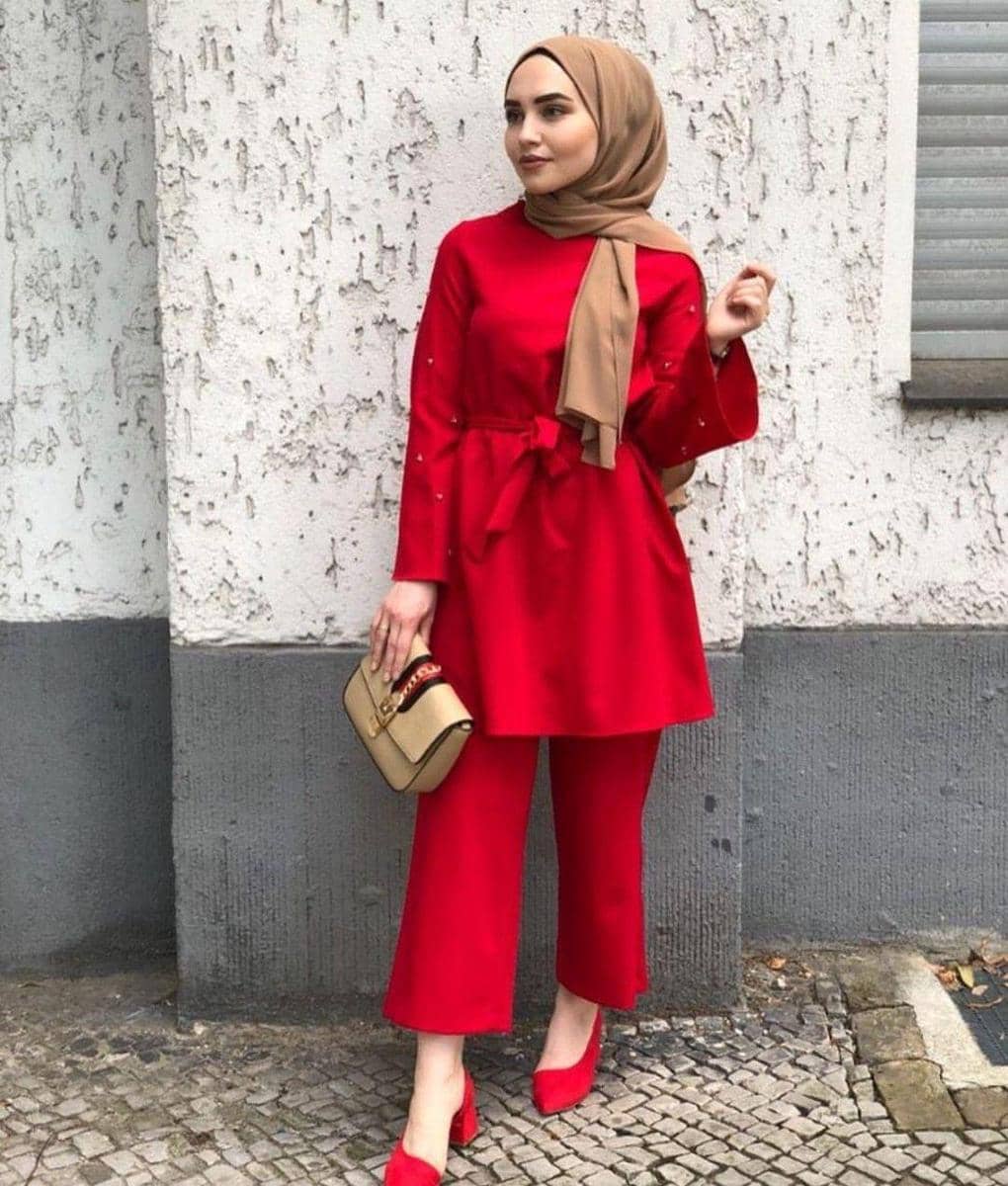 baju merah cocok dengan jilbab warna apa