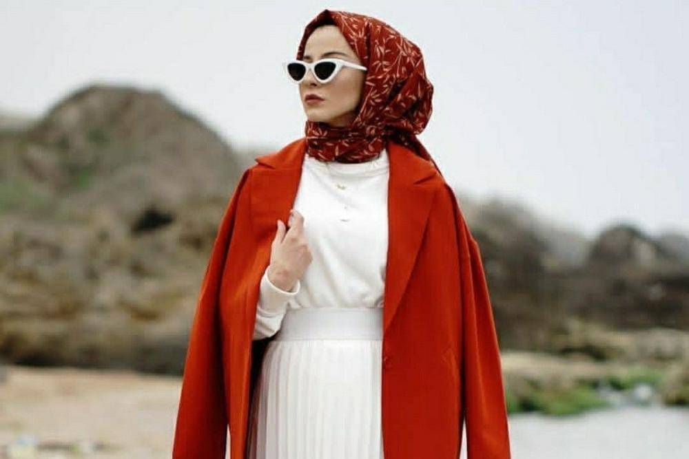 baju merah cocok dengan jilbab warna apa