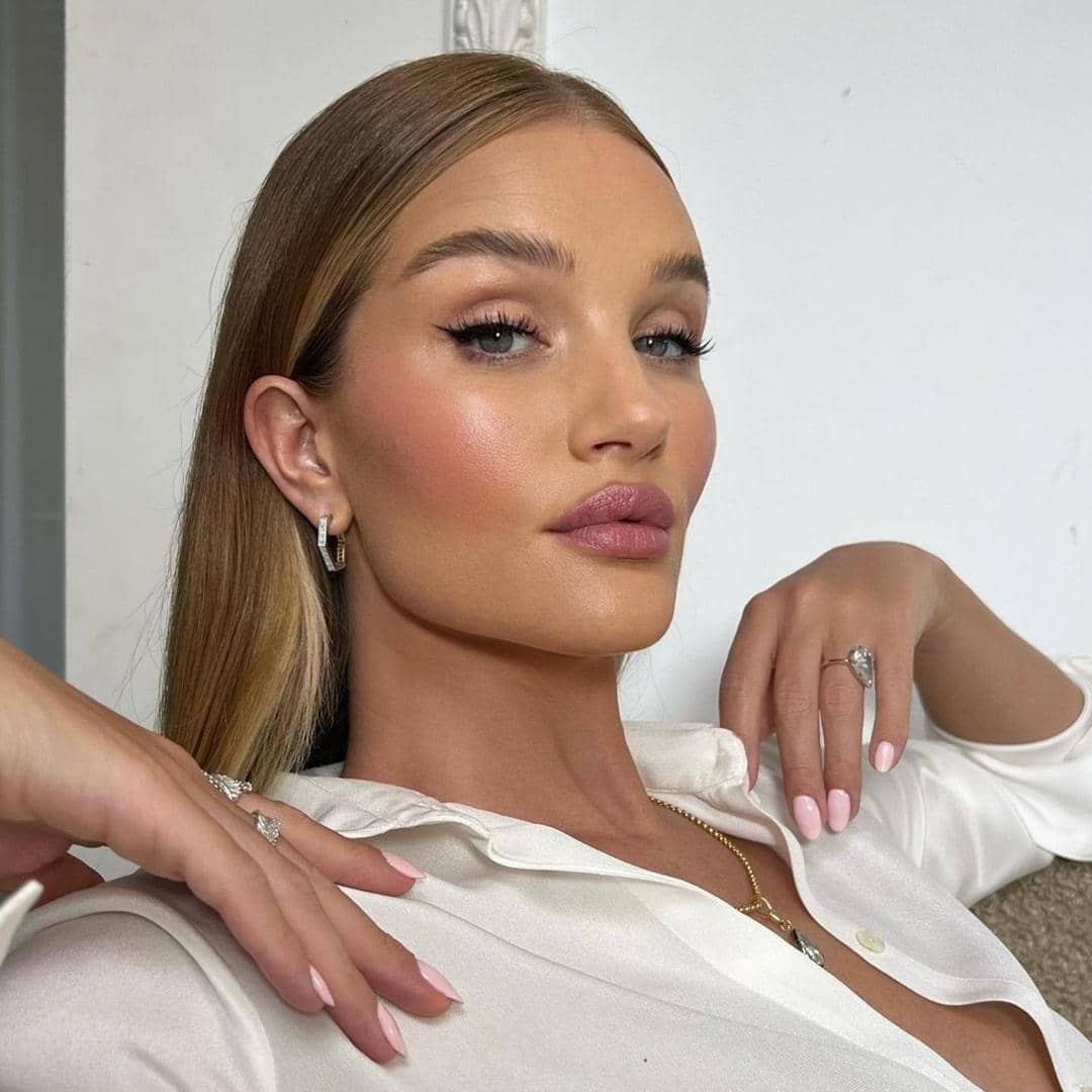 instagram.com/rosiehw