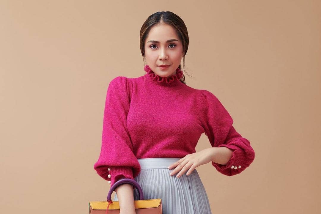 Cara Tampil Stylish a La Nagita Slavina