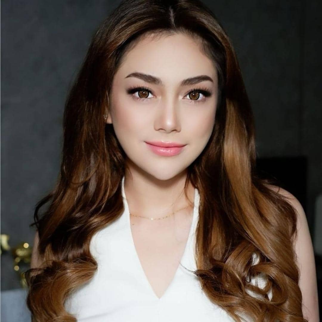 instagram.com/celine_evangelista