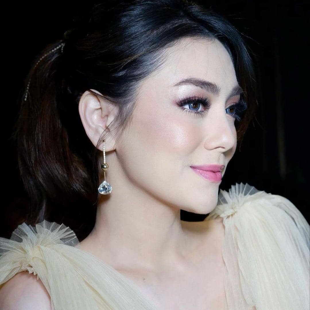 instagram.com/celine_evangelista