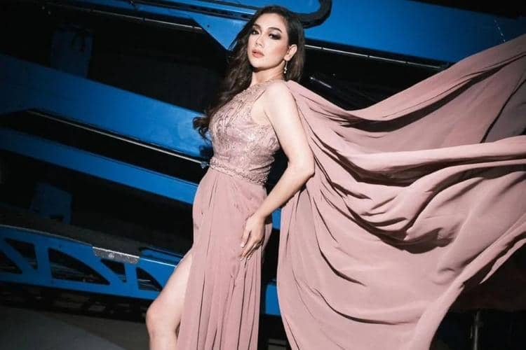 instagram.com/celine_evangelista