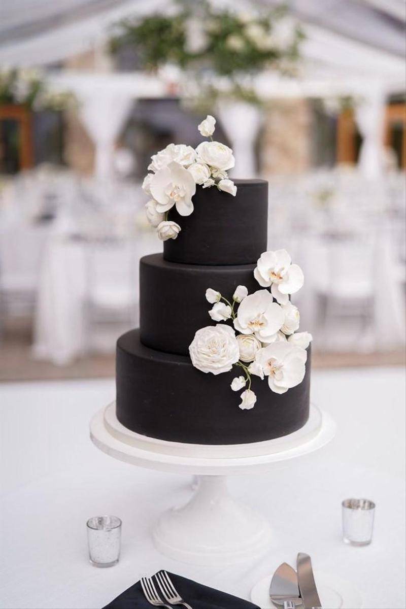 kue pernikahan sederhana tapi elegan