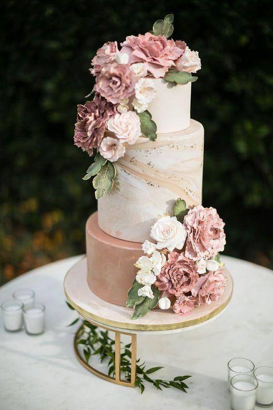 kue pernikahan sederhana tapi elegan