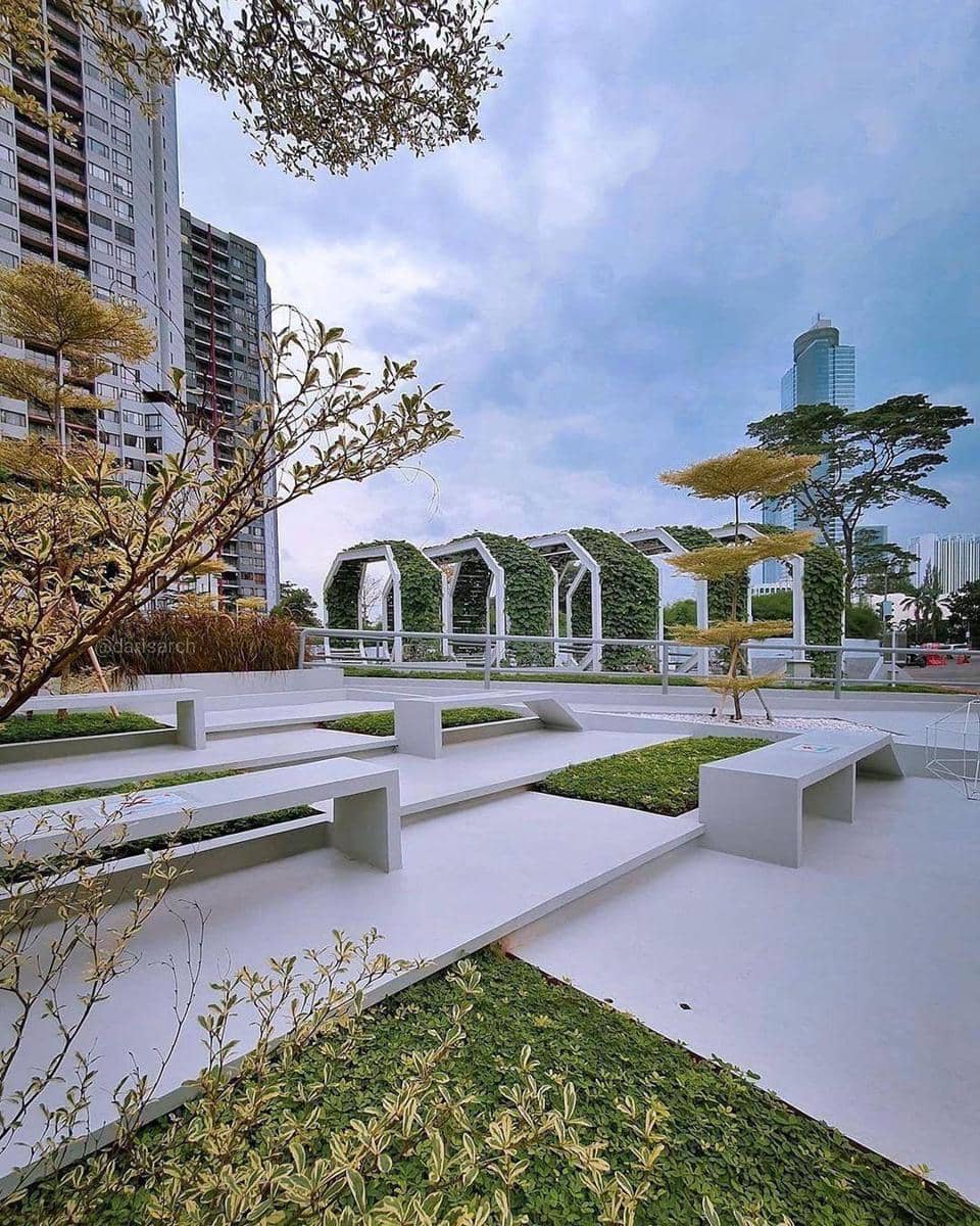 instagram.com/jkt.spot