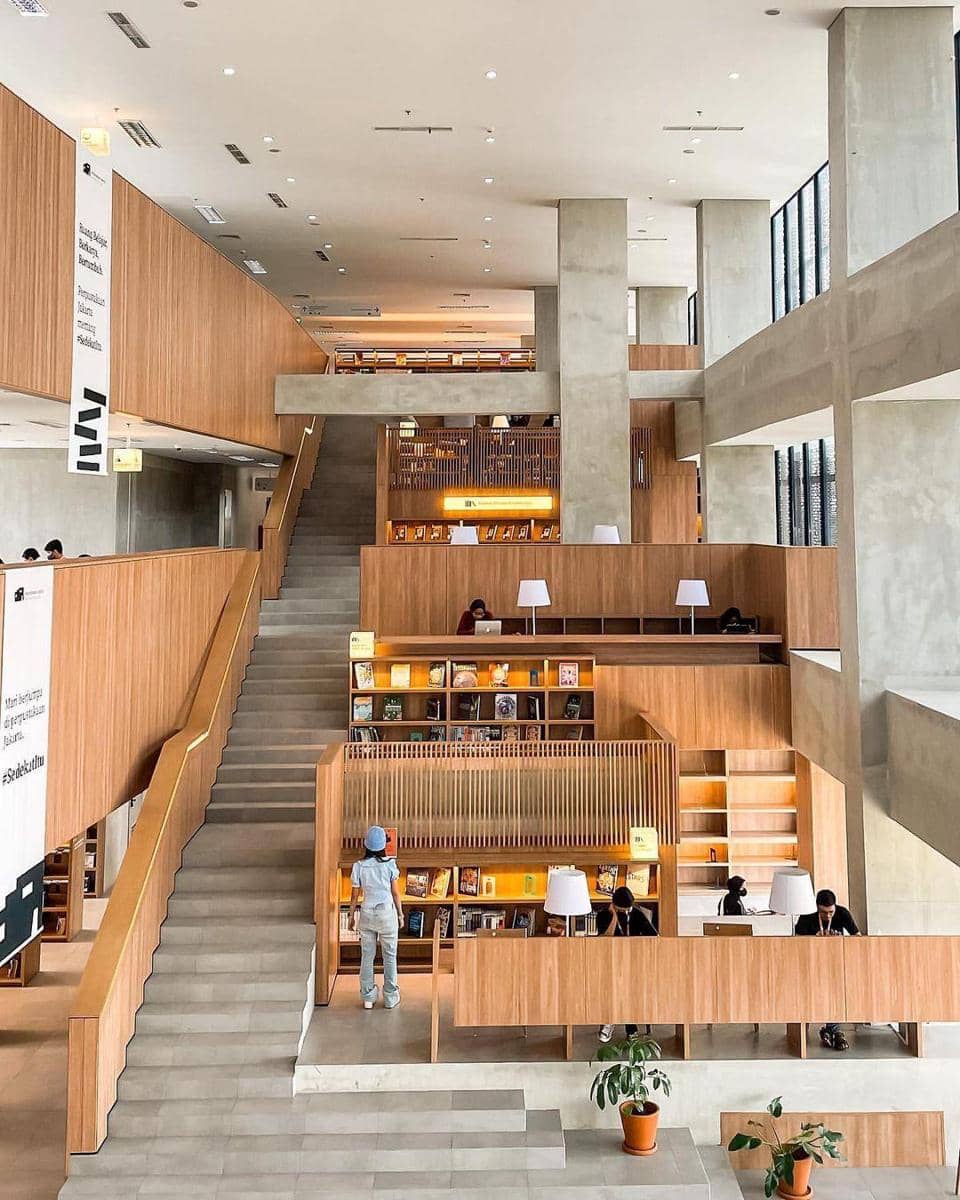 instagram.com/jkt.spot