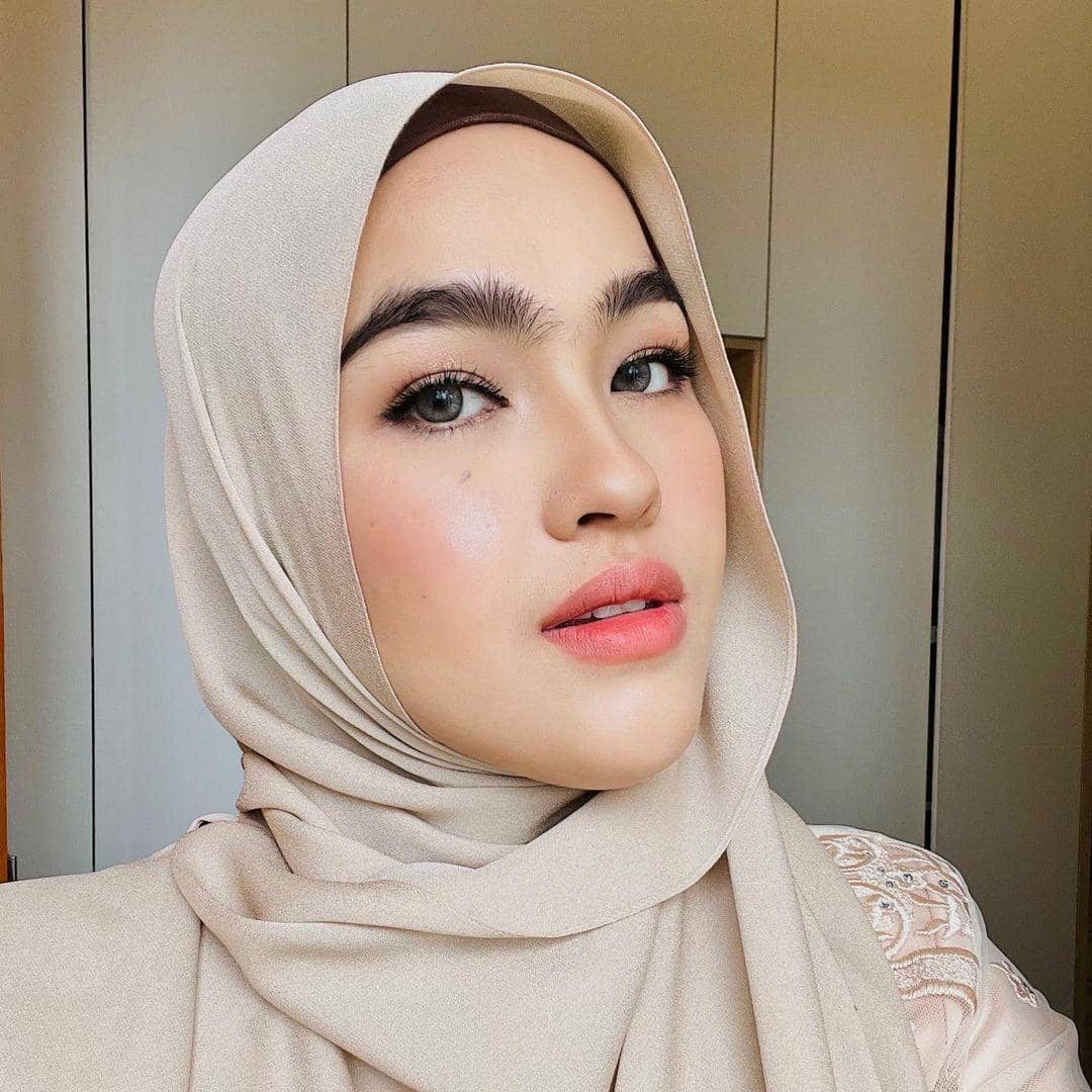 instagram.com/elfiraloy