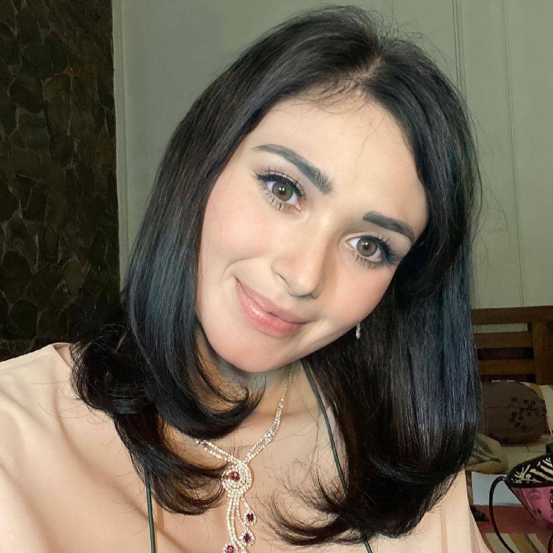 instagram.com/eevaamin