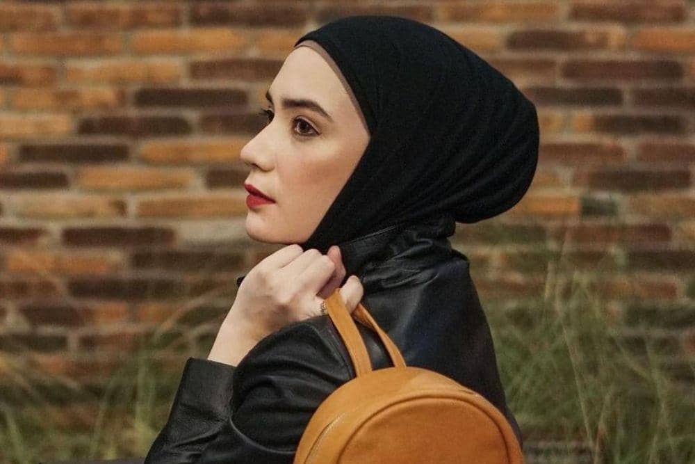 instagram.com/anneofficial1990