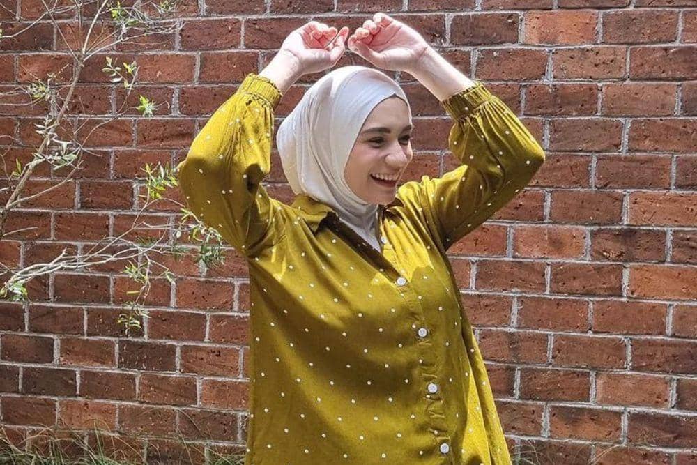 instagram.com/anneofficial1990