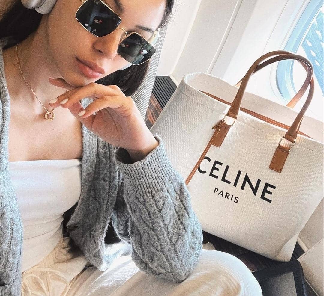 Instagram.com/alyssadaguise