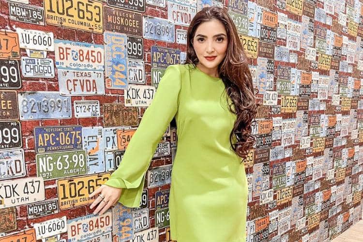 instagram.com/ashanty_ash