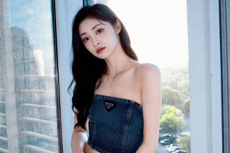 instagram.com/zhou_jieqiong1216