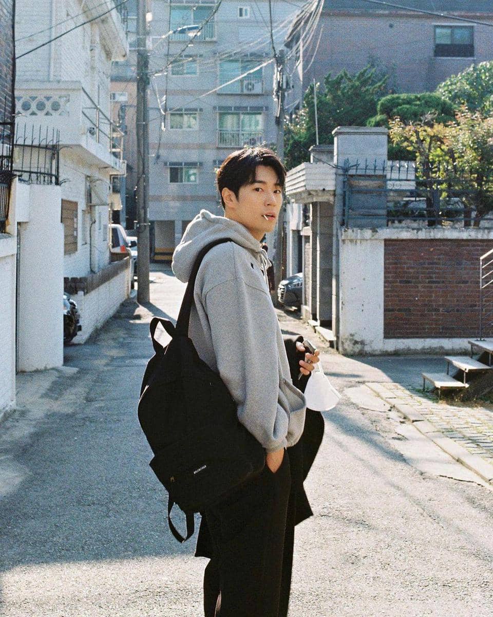 instagram.com/parkseoham