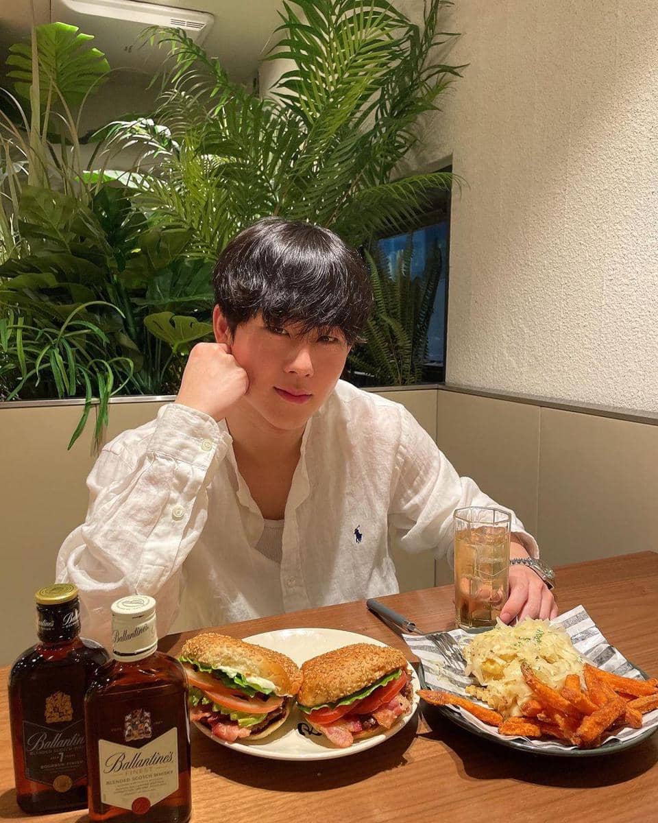 instagram.com/joohoneywalker