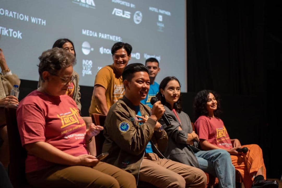 Dok. Base Entertainment