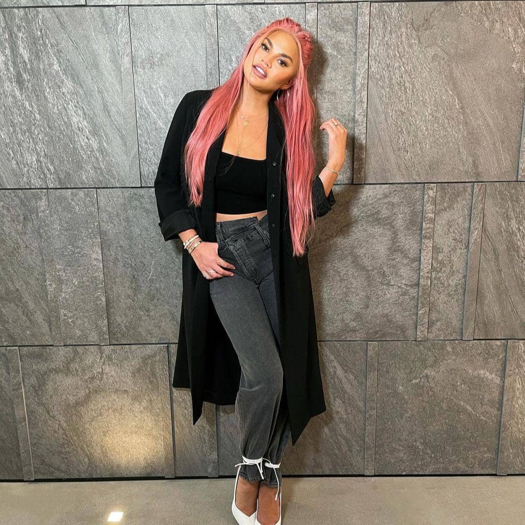 instagram.com/chrissyteigen