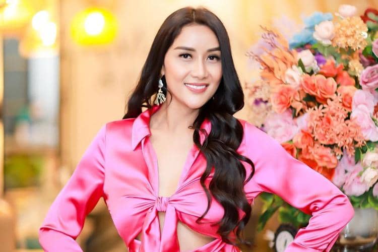 instagram.com/mellybradley91