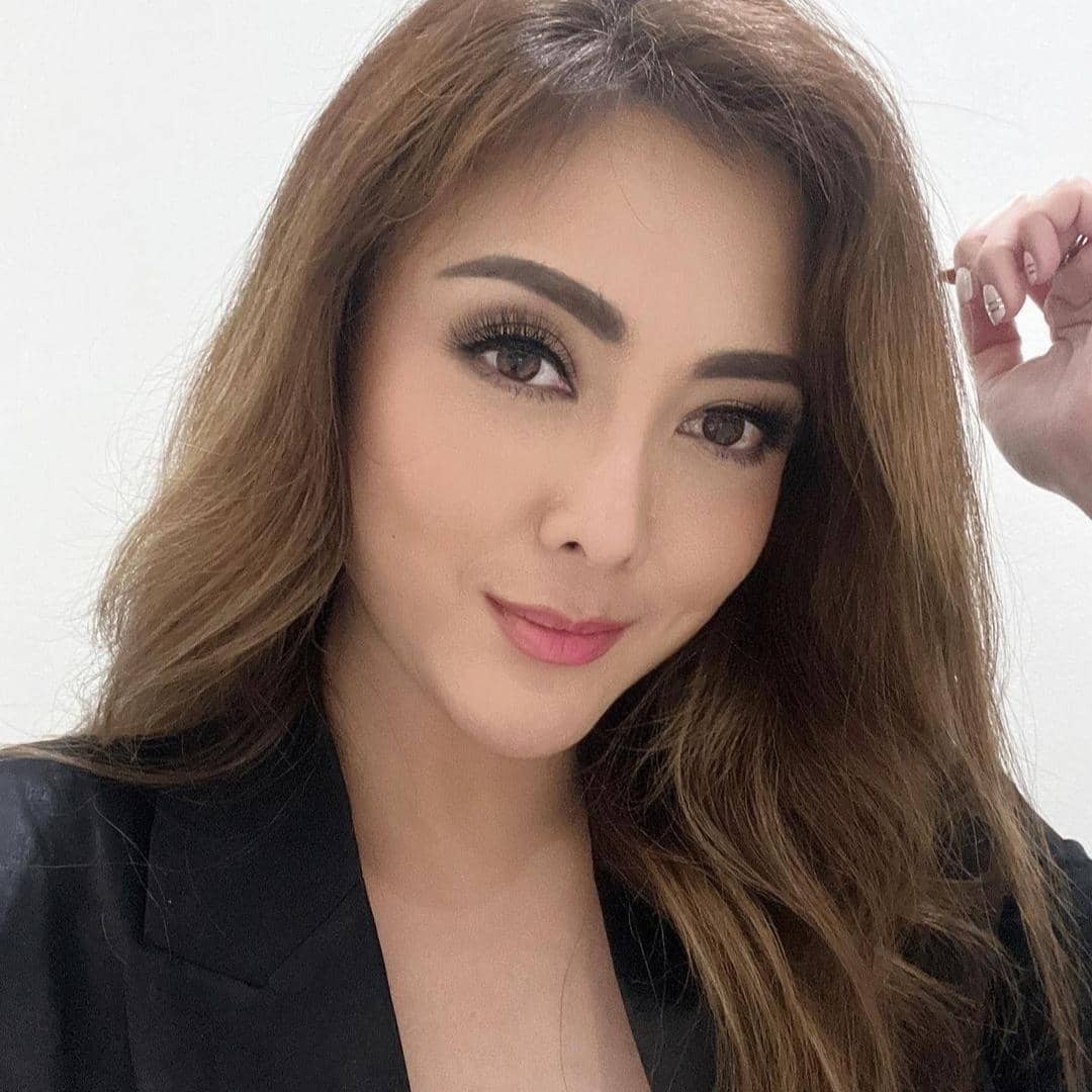 instagram.com/dhenaaldhaliadevanka