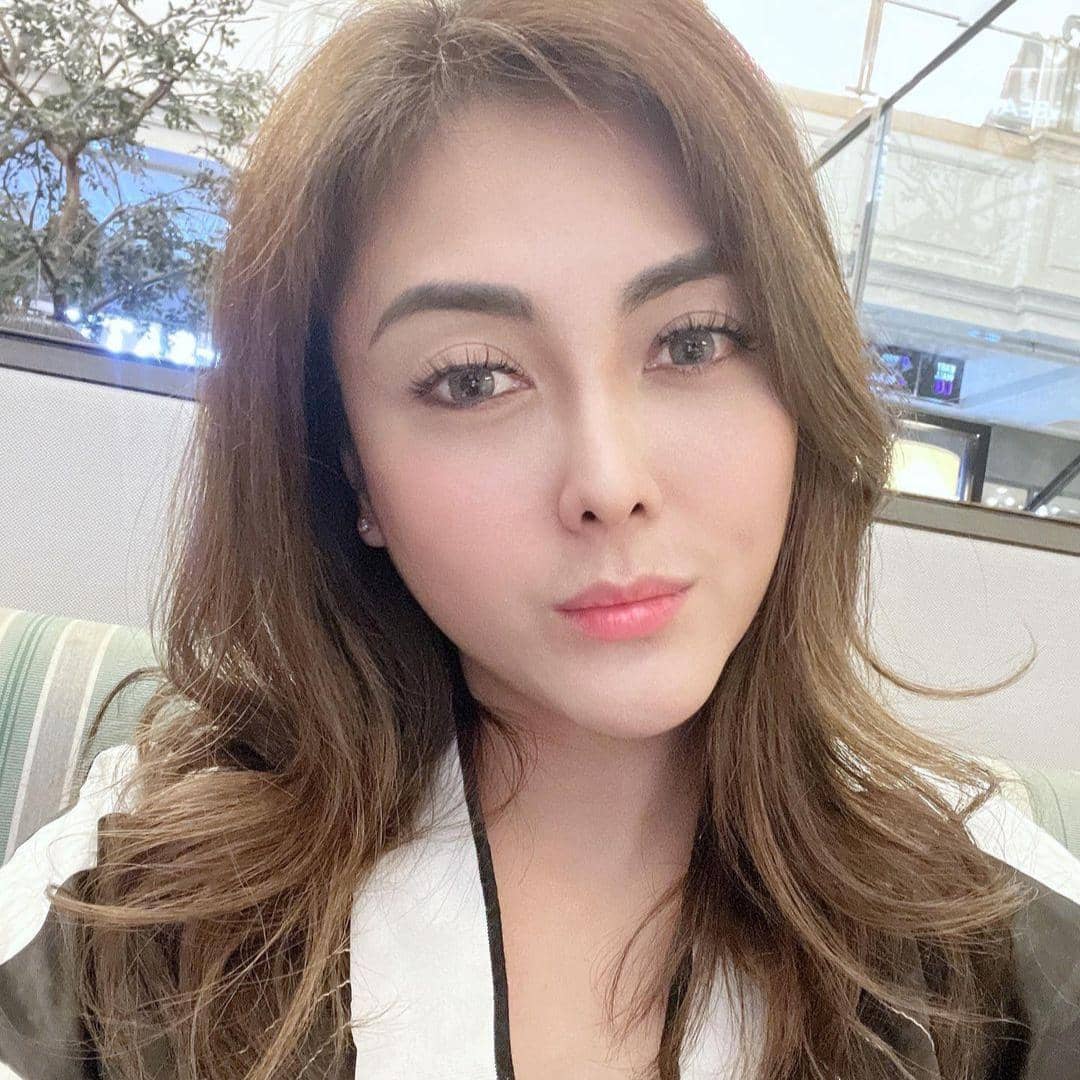 instagram.com/dhenaaldhaliadevanka