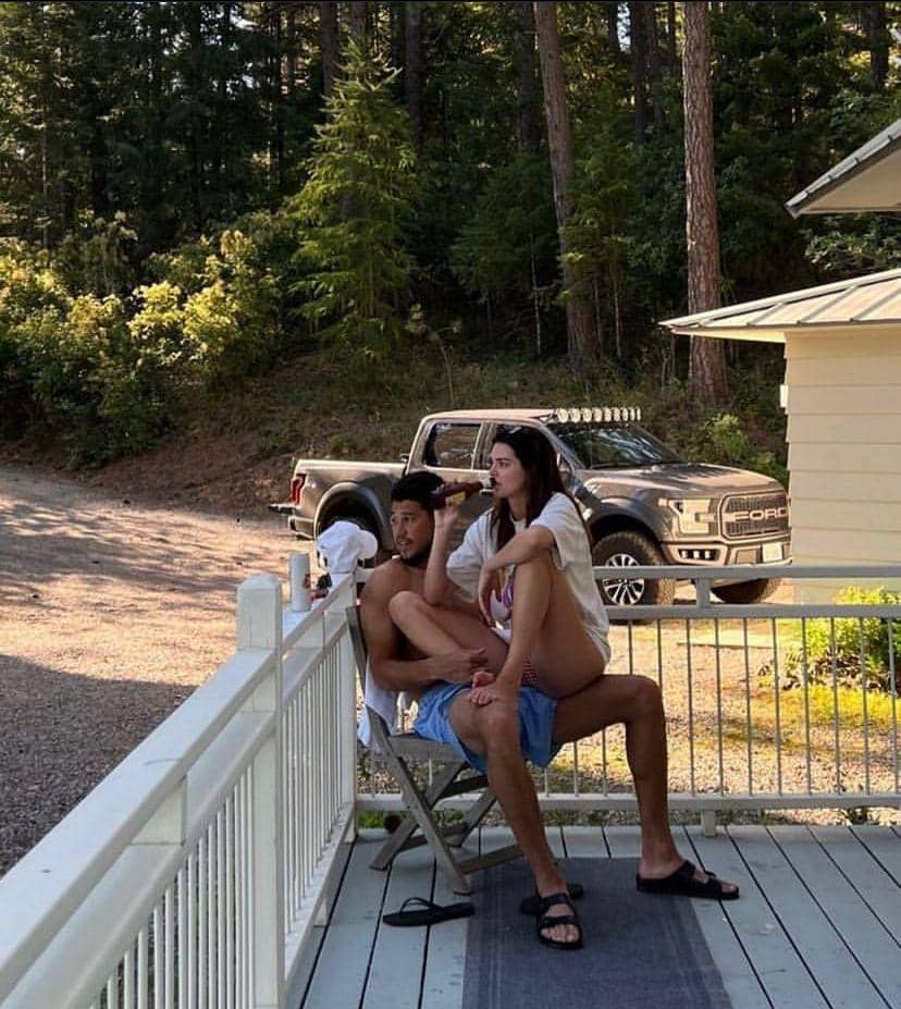 instagram.com/kendallxdbook