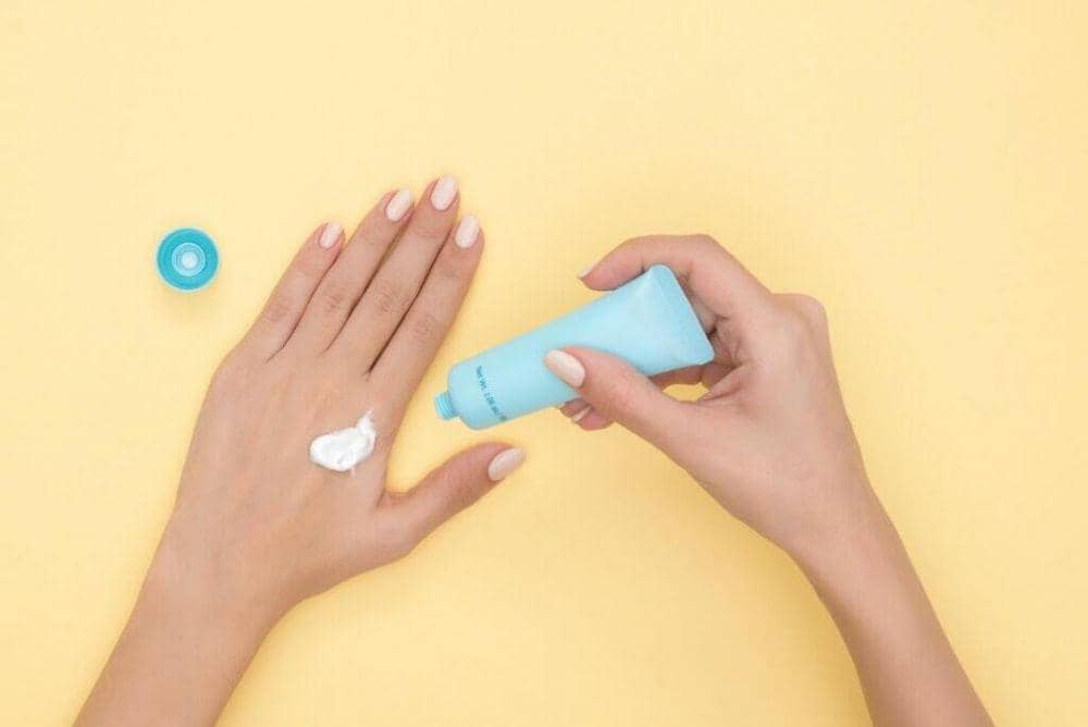 ilustrasi tube bb cream (pexels.com/Moose Photos)