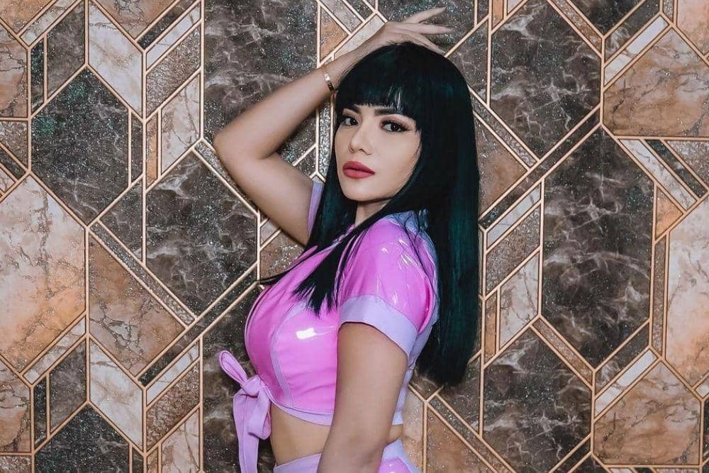 instagram.com/dinar_candy